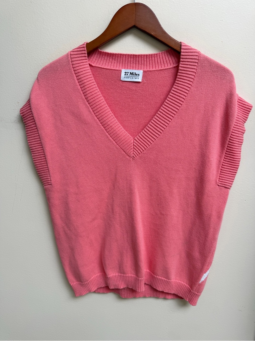 27 Miles Coral Pink V-Neck Knit Sleeveless Sweater